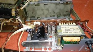 ベータマックス SL-HF505　サーボ回路異常で修理断念…