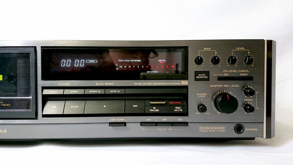 TEAC V-870 操作ボタン・メーター